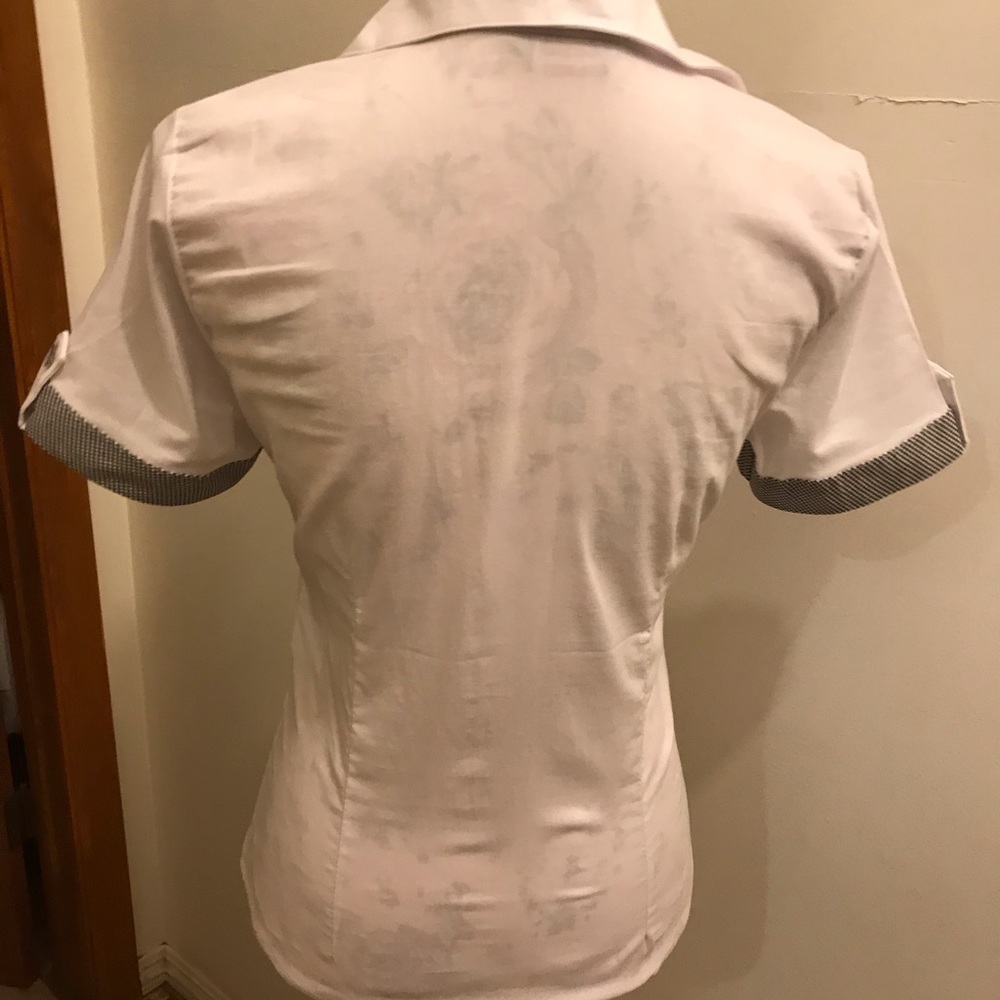 Tops - Picture 3 of 5